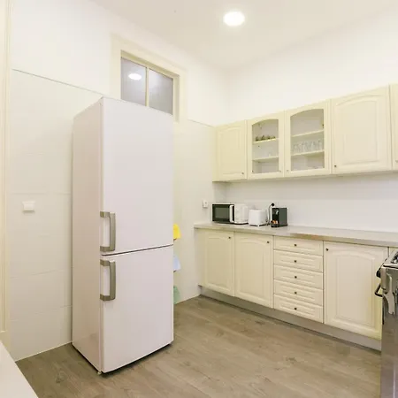 Rent4rest Castle View Family & Friends Bairro Alto * Lisbon