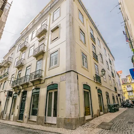 Rent4rest Castle View Family & Friends Bairro Alto Appartamento Lisbona
