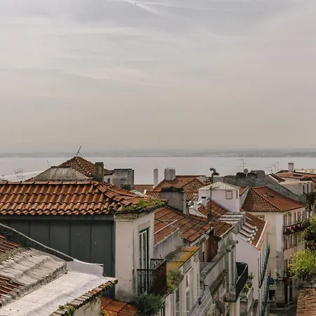 Rent4rest Castle View Family & Friends Bairro Alto * Lisbon