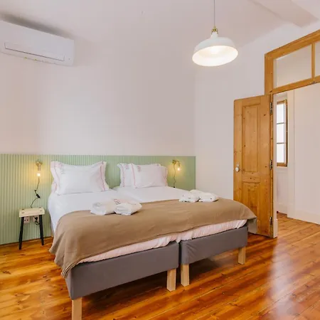 Rent4rest Castle View Family & Friends Bairro Alto * Lisbon
